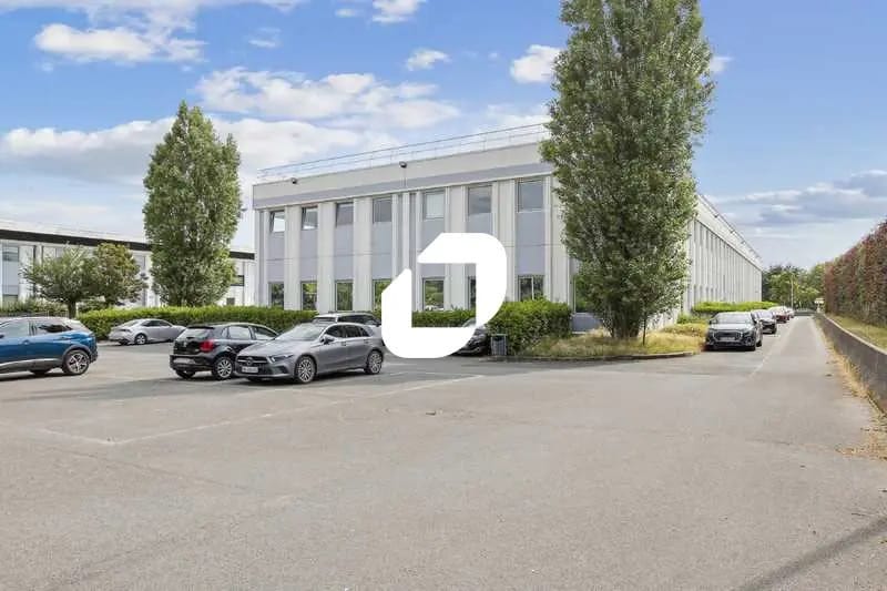 Rue Du Cantal, Lisses for lease - Building Photo - Image 3 of 14