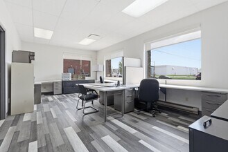 8905 Boul Henri-Bourassa O, Saint-Laurent, QC for sale Interior Photo- Image 2 of 3