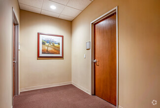 1301 2nd Ave SW, Largo, FL for lease Interior Photo- Image 1 of 4