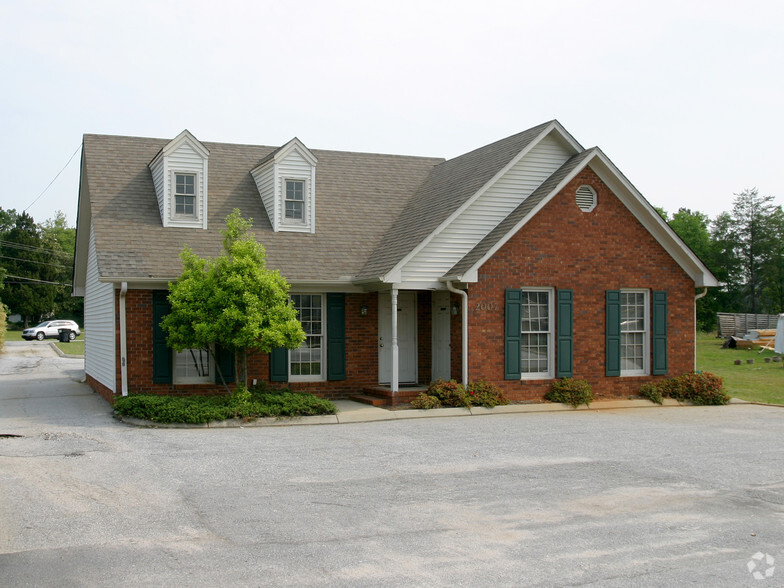 2007 Woodruff Rd, Greenville, SC for sale - Primary Photo - Image 1 of 1