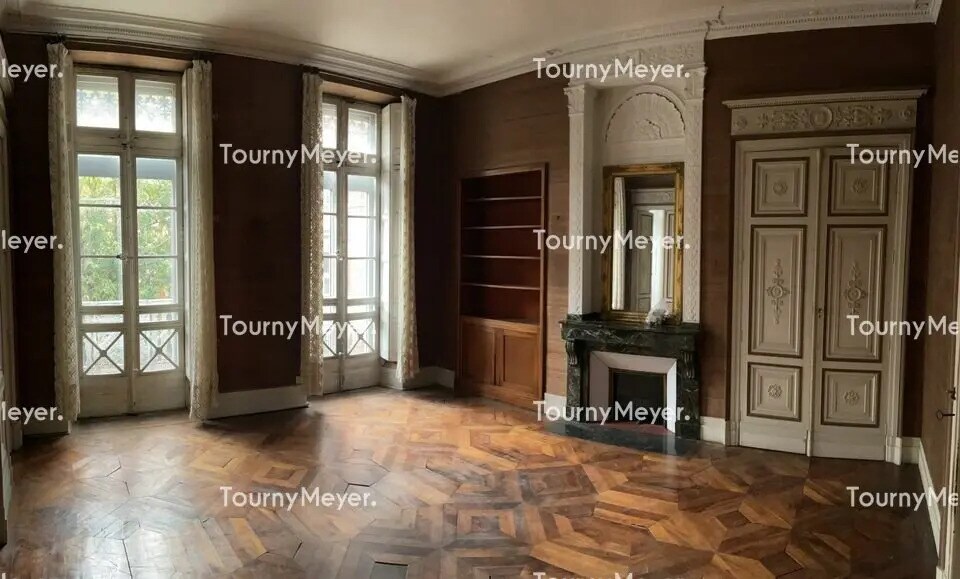 Office in Toulouse for lease Interior Photo- Image 1 of 12