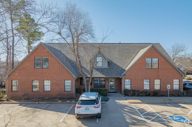 More details for 1900 E 15th St, Edmond, OK - Office for Sale