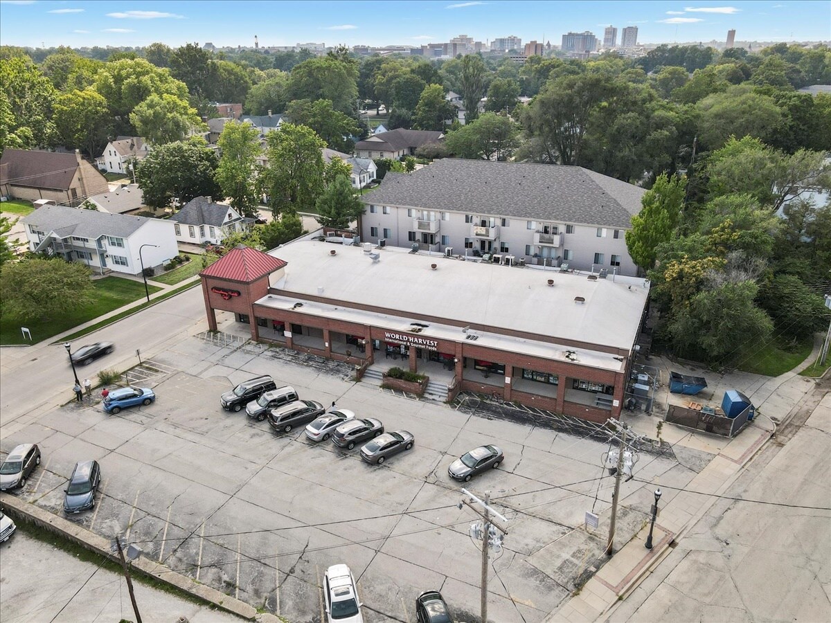 306 Springfield Ave, Urbana, IL for sale Primary Photo- Image 1 of 40