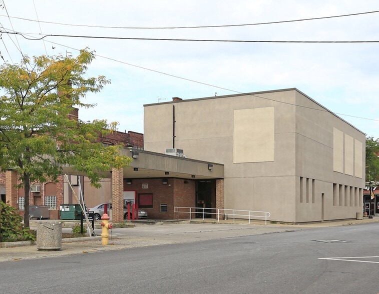239 Main St, Conneaut, OH for lease - Building Photo - Image 3 of 3
