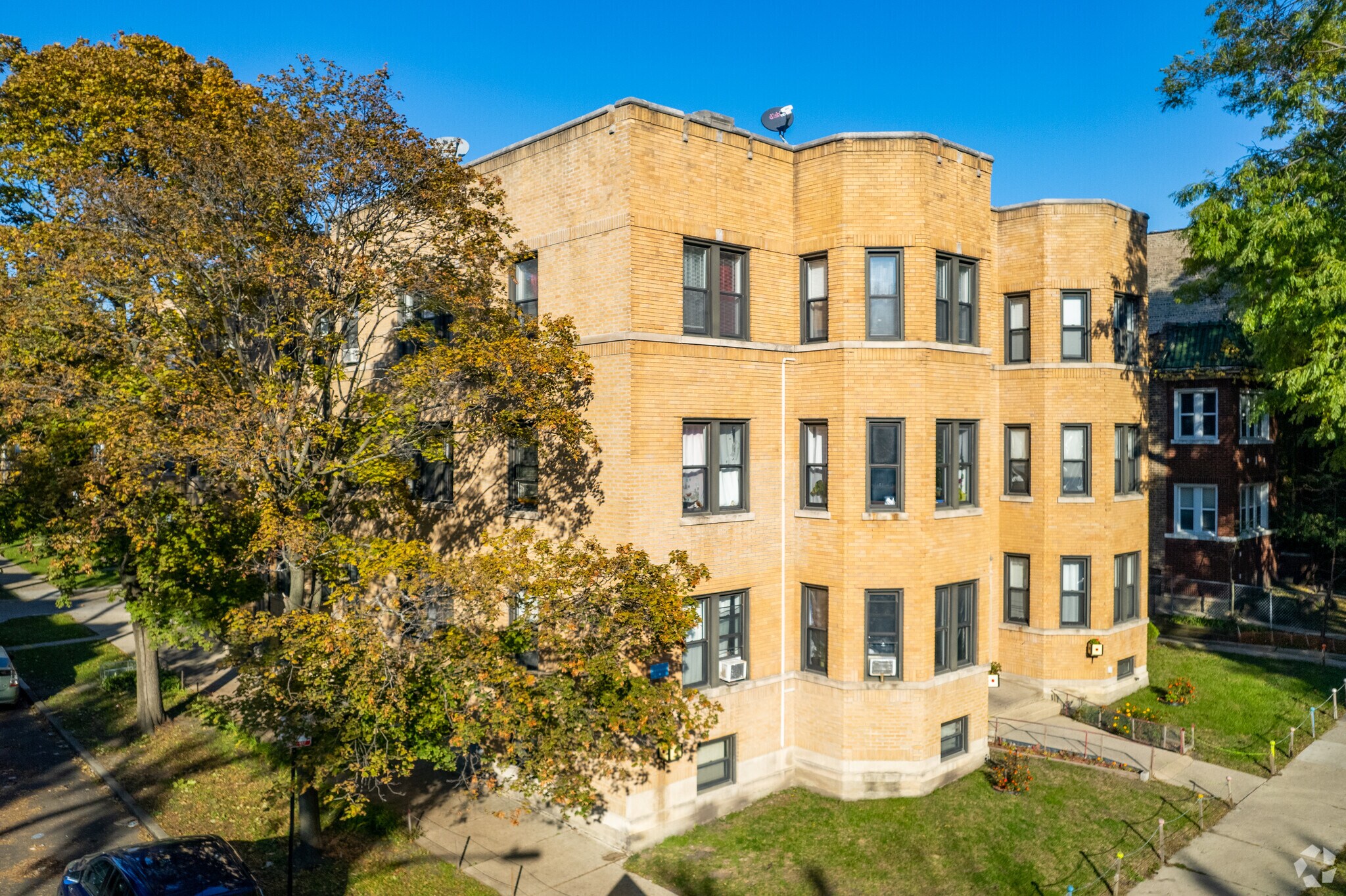2054 W Arthur Ave, Chicago, IL for sale Primary Photo- Image 1 of 1