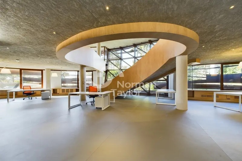 Office in Montpellier for lease - Building Photo - Image 3 of 17