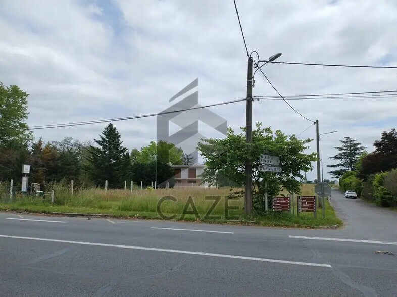 Land in Les Billaux for sale - Building Photo - Image 1 of 4