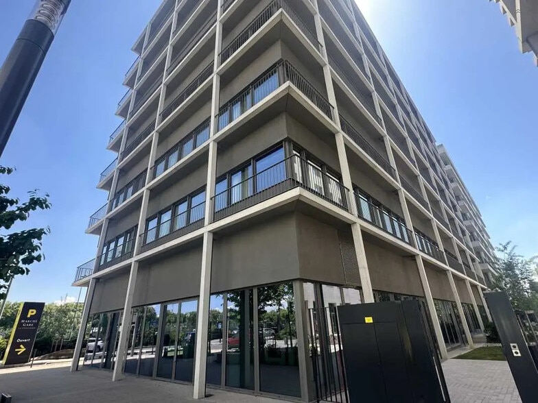 Office in Lyon for sale - Building Photo - Image 2 of 9