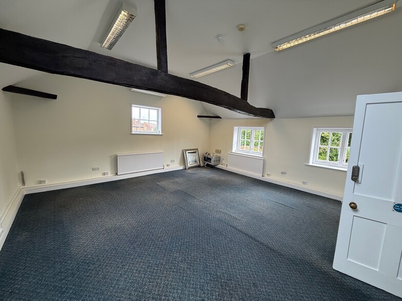 30 Shepherds Ln, Beaconsfield for lease - Building Photo - Image 3 of 5