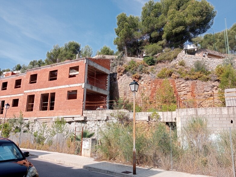 Avenida Penyetes, Gilet, Valencia for sale - Building Photo - Image 2 of 6