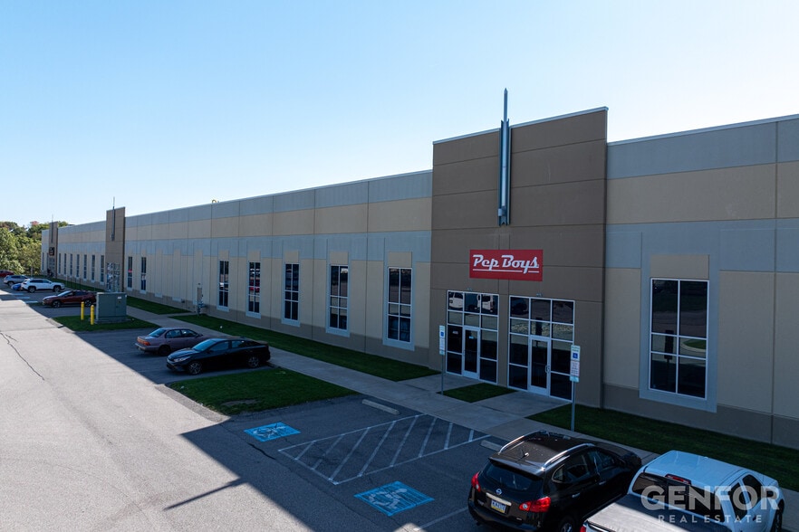 4000 McClaren Woods Dr, Coraopolis, PA for lease - Building Photo - Image 3 of 7