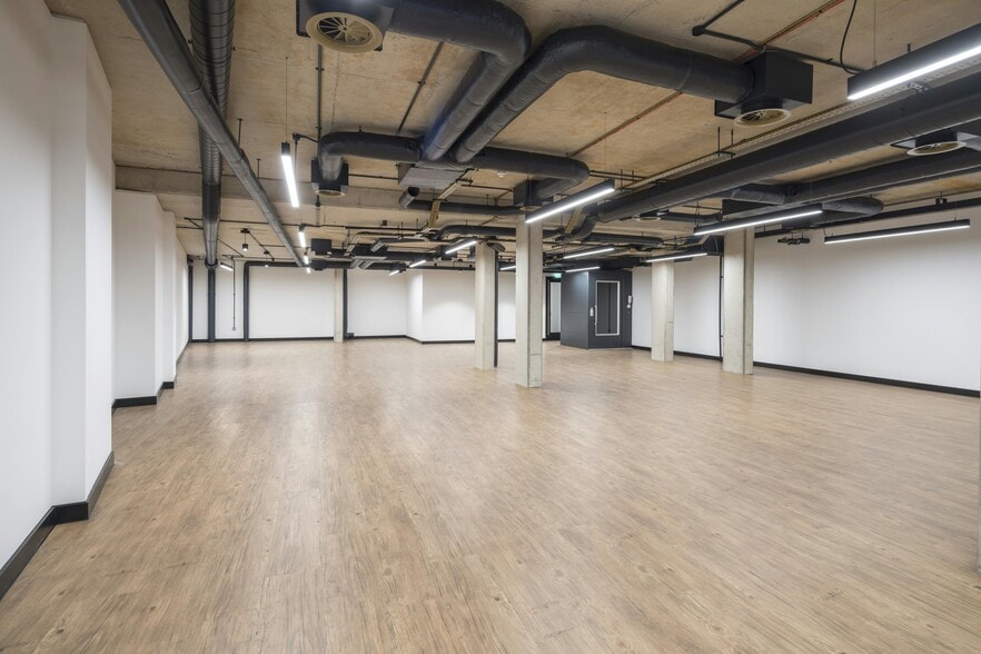 429-445 Caledonian Rd, London for sale - Interior Photo - Image 3 of 7