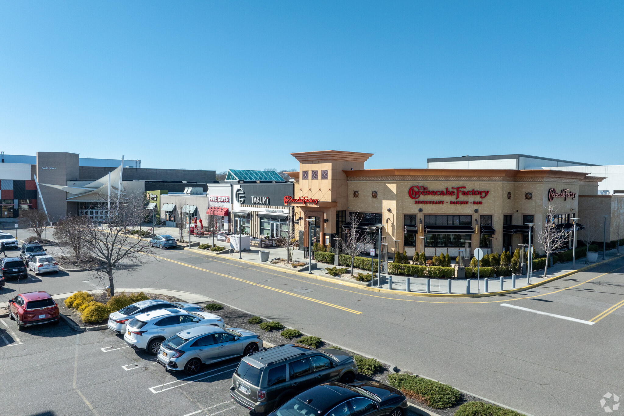 1701 Sunrise Hwy, Bay Shore, NY for lease Primary Photo- Image 1 of 9