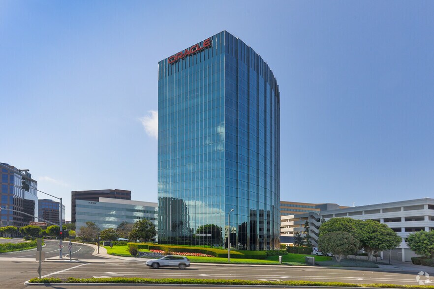 17901 Von Karman Ave, Irvine, CA for lease - Building Photo - Image 2 of 6