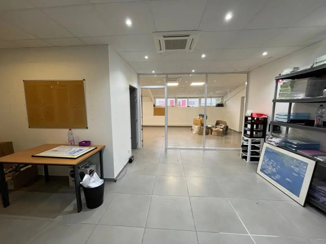 Office in Vendargues for lease Interior Photo- Image 1 of 7