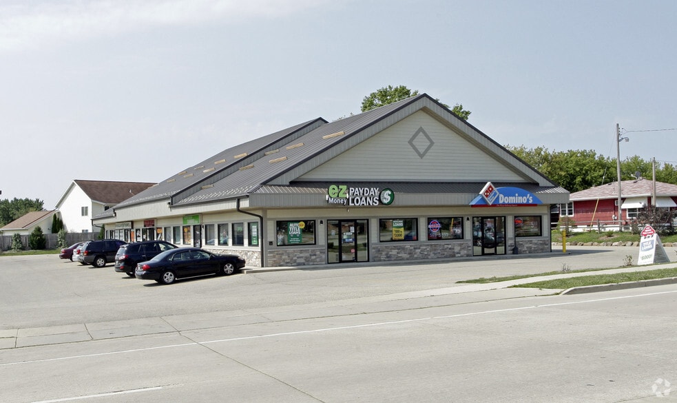 1301-1311 Madison Ave, Fort Atkinson, WI for sale - Primary Photo - Image 1 of 1