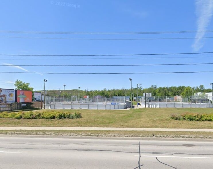 440 Dunlop St, Barrie, ON for sale - Primary Photo - Image 1 of 1