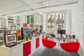 6 Rue Paul Baudry, Paris for lease Interior Photo- Image 1 of 10