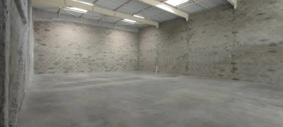 Flex in Tignieu-Jameyzieu for lease - Interior Photo - Image 2 of 12