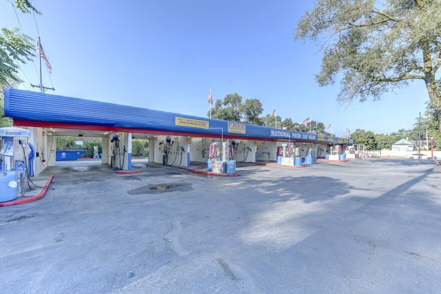 2637 E 100th St, Chicago, IL for sale - Primary Photo - Image 1 of 20