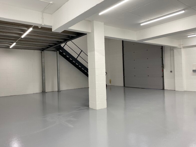 St. Martin's Way, London for lease - Interior Photo - Image 2 of 14