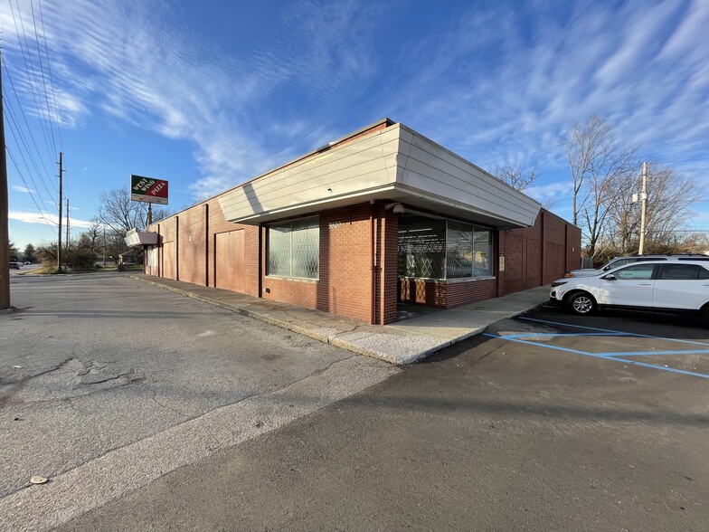 5010-5020 E 16th St, Indianapolis, IN for lease - Building Photo - Image 1 of 10