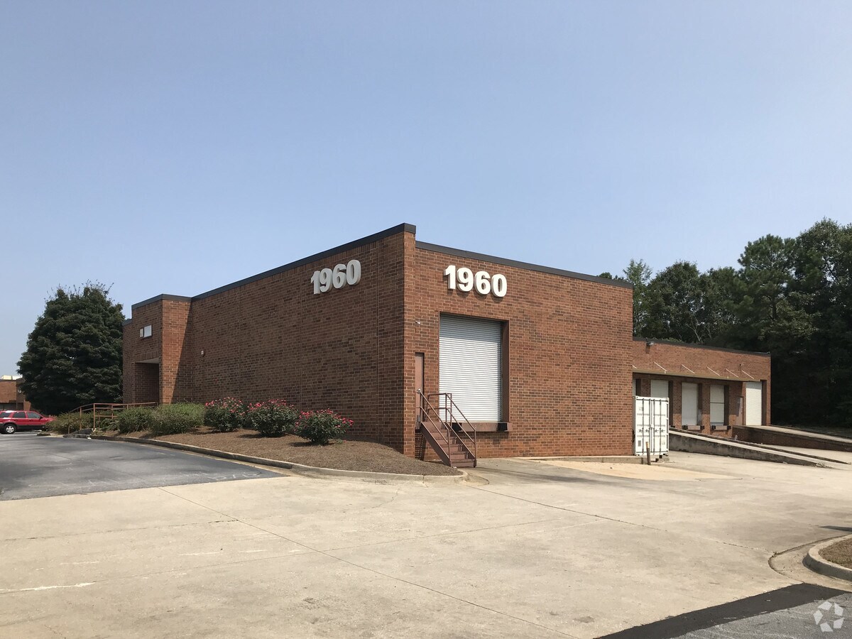 1960 Parker Ct, Stone Mountain, GA 30087