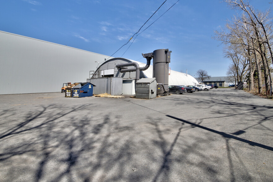 3060 Boul Losch, Longueuil, QC for lease - Building Photo - Image 2 of 8