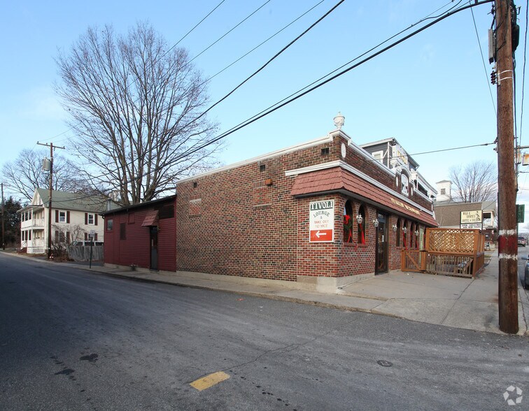 2048 Main St, Three Rivers, MA 01080