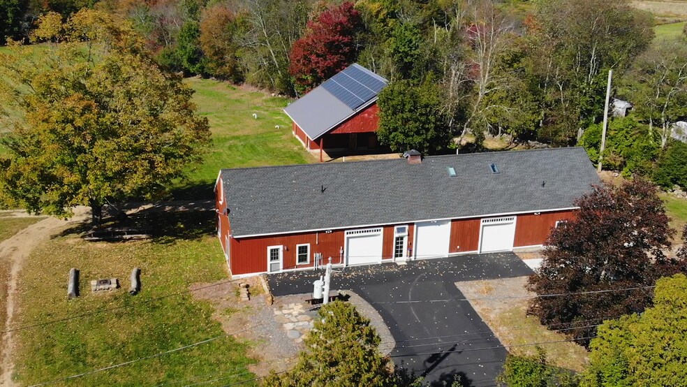 860 W Brookfield Rd, New Braintree, MA 01531