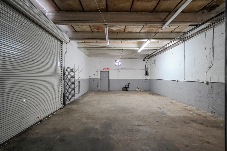 743-749 NW 23rd St, Miami, FL for lease - Interior Photo - Image 3 of 36