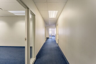501-507 Pl d'Armes, Montréal, QC for lease Building Photo- Image 2 of 12