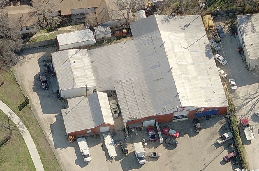 718 E Hundley Dr, Lake Dallas, TX for lease - Building Photo - Image 2 of 8