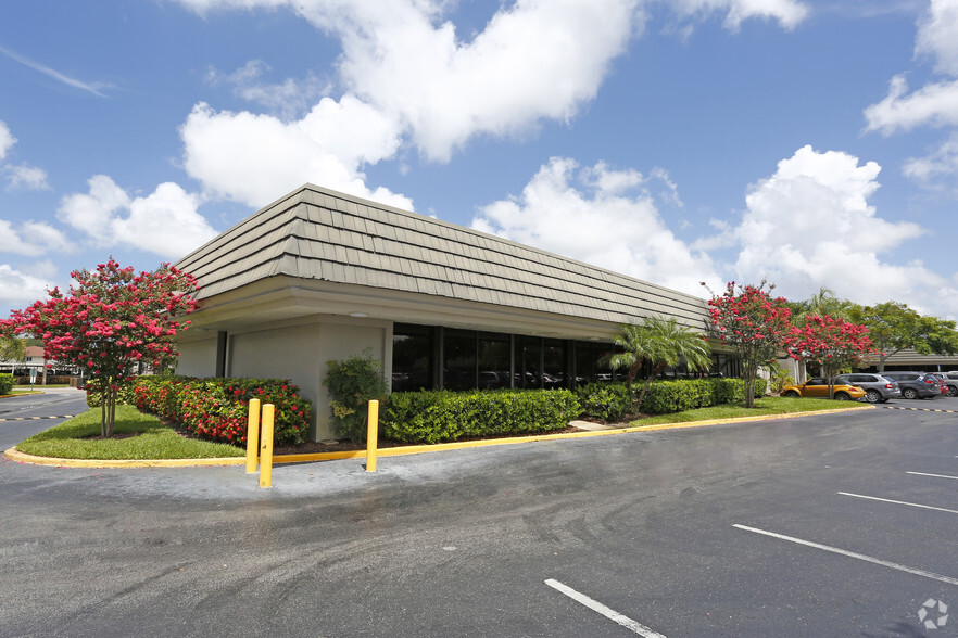 50 S Belcher Rd, Clearwater, FL for lease - Building Photo - Image 1 of 7