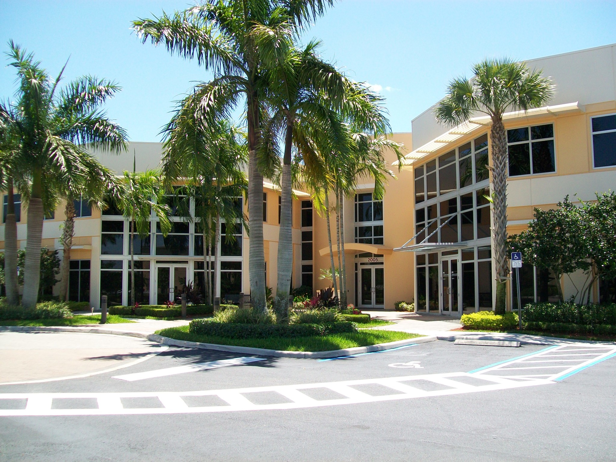 2005 Vista Pky, West Palm Beach, FL for lease Building Photo- Image 1 of 7