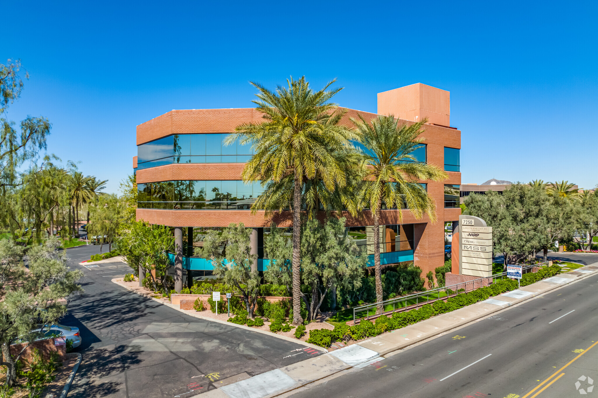 7250 N 16th St, Phoenix, AZ for lease Building Photo- Image 1 of 24