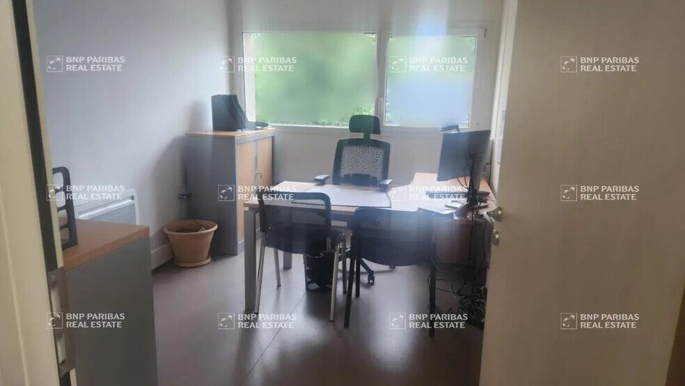 Office in Chelles for sale - Interior Photo - Image 3 of 7