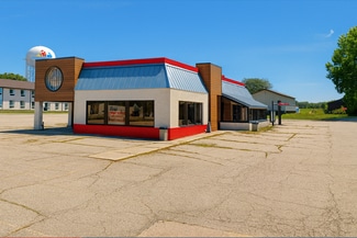More details for 2209 Circle Dr W, Spirit Lake, IA - Retail for Sale