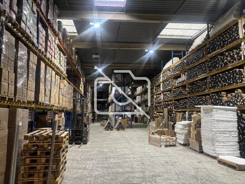 Industrial in Chennevières-sur-Marne for sale - Interior Photo - Image 1 of 5