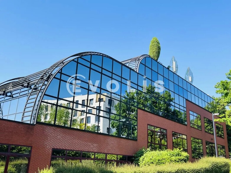 14 Rue Galilée, Champs-sur-Marne for lease - Building Photo - Image 2 of 8