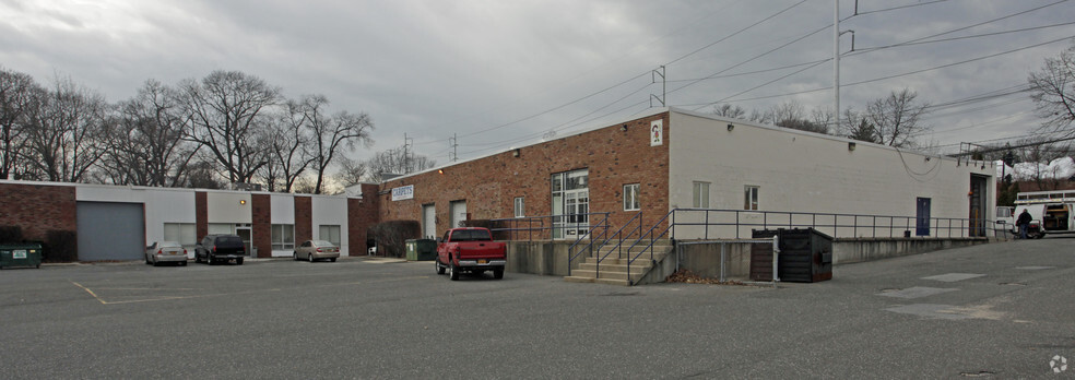 151-171 E 2nd St, Huntington Station, NY for lease - Building Photo - Image 3 of 4