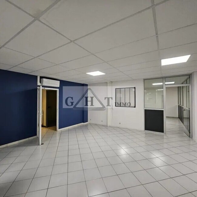 Vente Commerce 22 m² à 238 m²