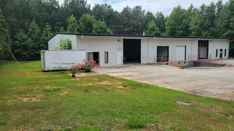 1085 Parkway Industrial Park Dr, Buford, GA for lease - Building Photo - Image 1 of 8