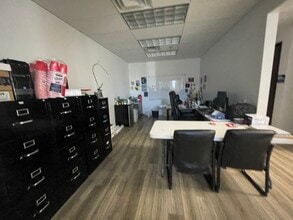 75400 Gerald Ford Dr, Palm Desert, CA for lease Interior Photo- Image 2 of 10