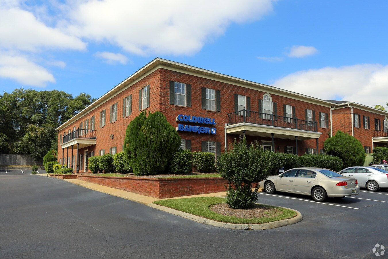 1120 Hillcrest Rd, Mobile, AL 36695