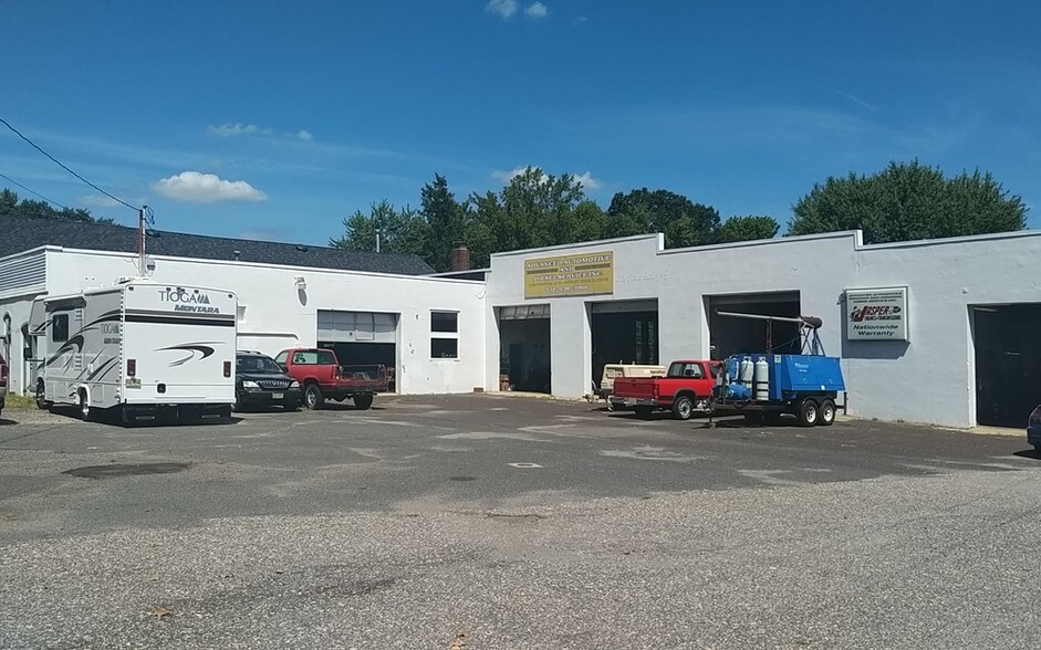 120 Main St, Farmingdale, NJ 07727