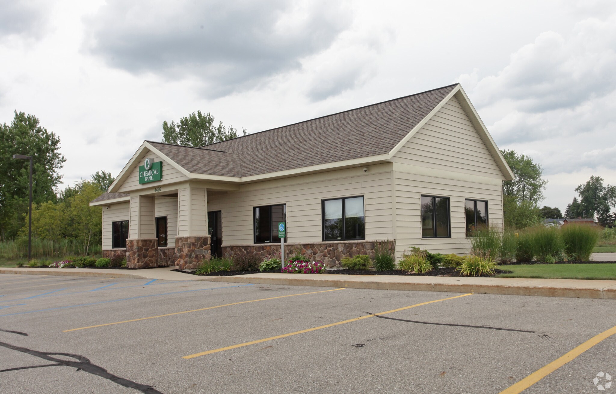 4426 Division St, Moline, MI for sale Primary Photo- Image 1 of 1