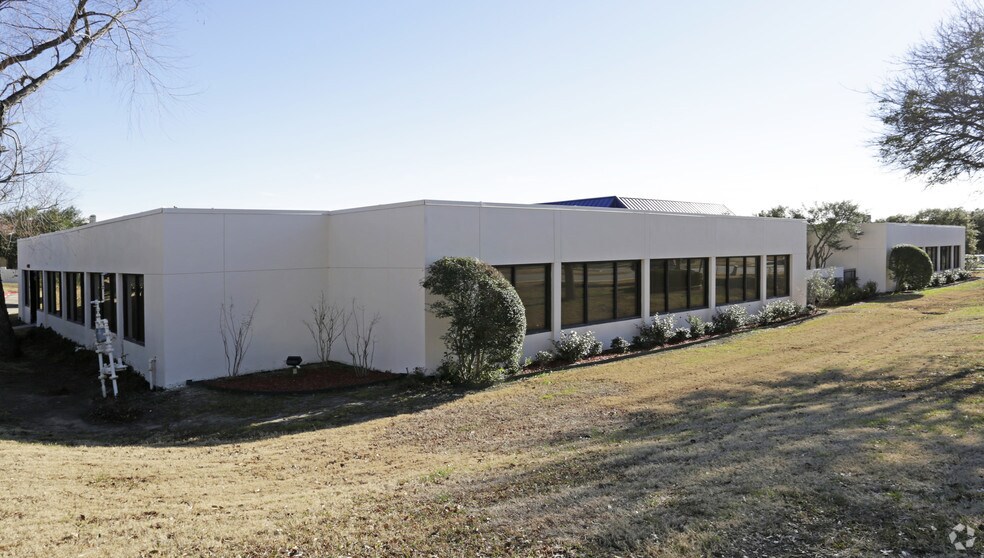 1404 W Walnut Hill Ln, Irving, TX for sale - Primary Photo - Image 1 of 1