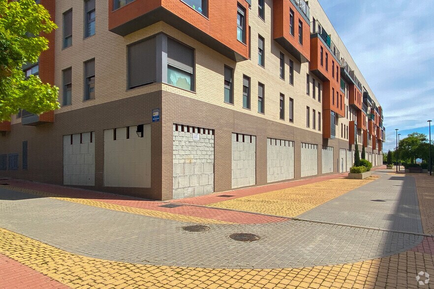 Avenida de Mari Pepa Colomer, 3, Getafe, Madrid for sale - Building Photo - Image 1 of 1