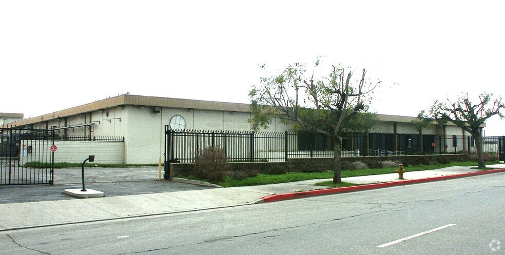 10888 La Tuna Canyon Rd, Sun Valley, CA for lease - Building Photo - Image 2 of 8